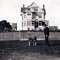 The  Fort Bragg-Mendocino Coast Historical Society needs additional volunteer docents at the Guest House Museum