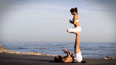 Flying with Freedom – Acroyoga for All Levels
